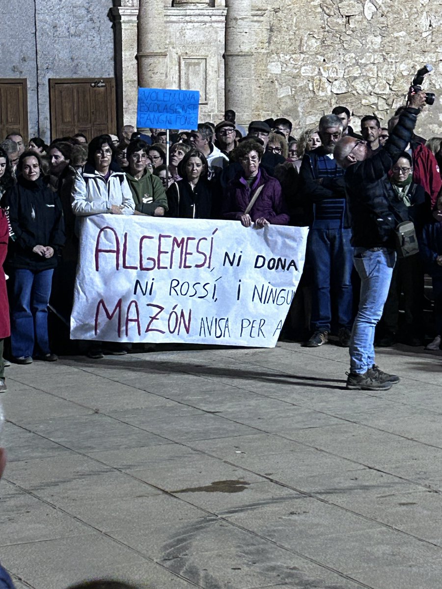 Reis_G_P's tweet photo. #Algemesí diu ben alt i clar #MazonDimissió https://t.co/sVKzmZlJYR