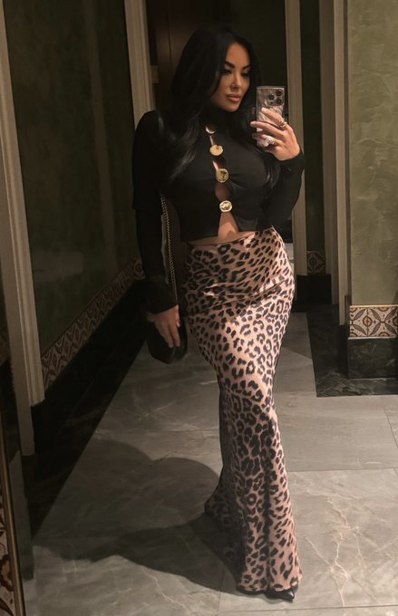 Watch Kaylani Lei's leaked NSFW photo on TwXstars