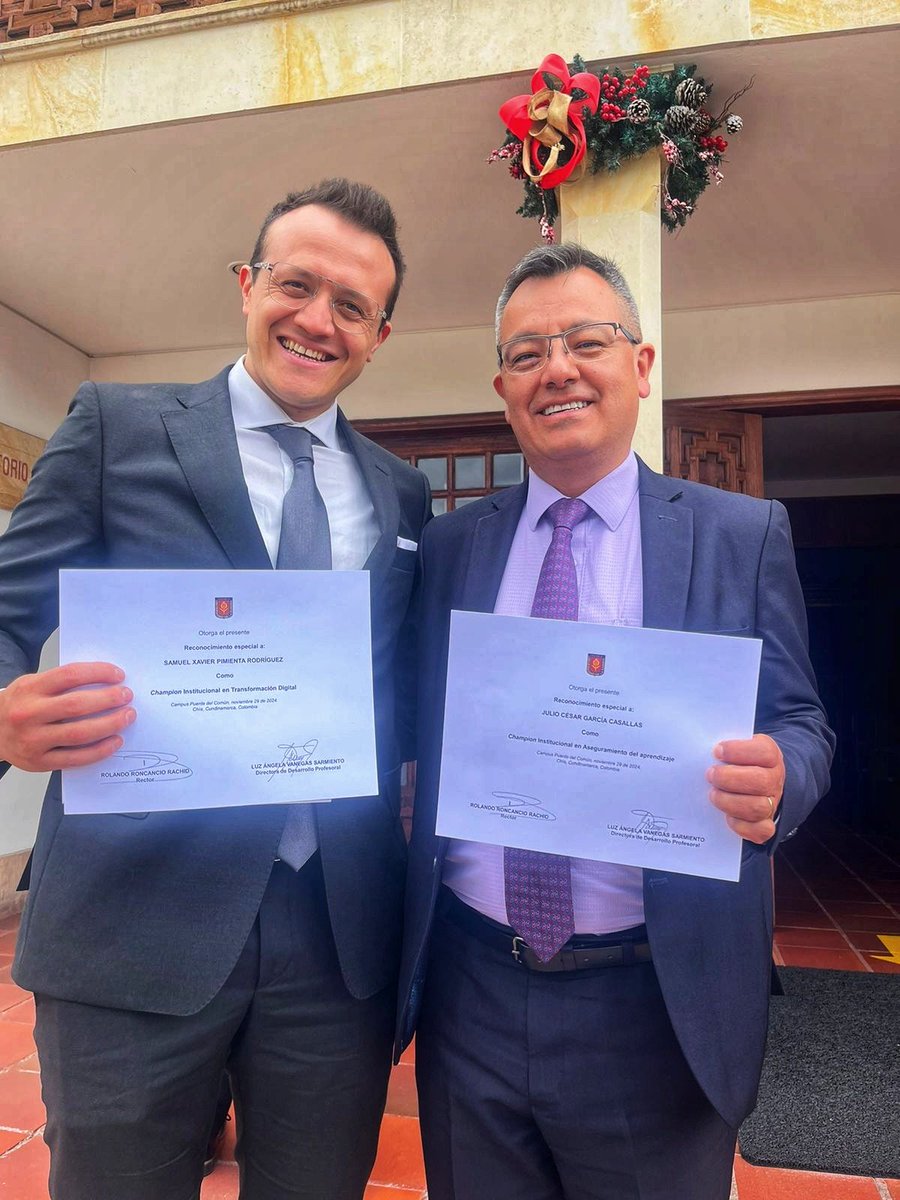 Hoy he recibido el reconocimiento por la Universidad de La Sabana <a href="/MedicinaSabana/">Facultad de Medicina Unisabana</a> como Champion Institucional en Transformación Digital. Me siento muy honrado y contento, ha sido un gran aprendizaje y satisfacción aportar a la construcción de un mejor ecosistema capaz de plantear