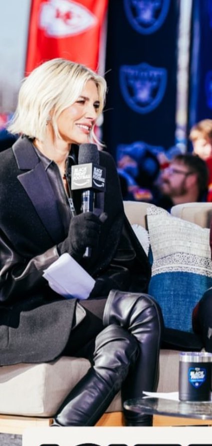 WOW WOW!!! Charissa Thompson looking absolutely stunning and so sexy on leather skirt, tights and boots combo!!!! WOW WOW!!! Charissa Thompson looking absolutely stunning and so sexy on leather skirt, tights and boots combo!!!!