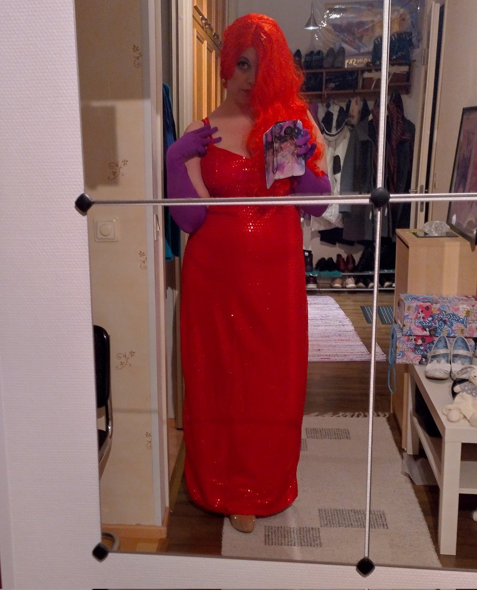 Mie78's tweet photo. Movie-themed party evening completed. 🎬📽️🥳
I hope someone can guess the character I went for... 😅
#ThemeParty #MovieCostume #FridayFun https://t.co/OBOhXpov4u