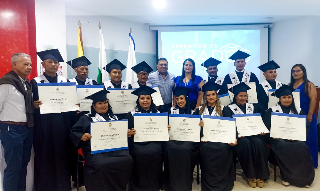 ESAPOficial's tweet photo. Felicitaciones a los 14 nuevos profesionales que se graduan en #LaPlata #Huila. Deseamos que este nuevo camino profesional sea de grandes oportunidades para aportar a una mejor sociedad y país.🎓#GradosESAP2024 https://t.co/v0CRX3nSOE
