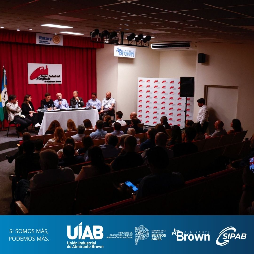 uiab_brown's tweet photo. Jornada de trabajo junto a @CostaAugusto9 y @CascallaresPJ https://t.co/s4i3Bg2gQb