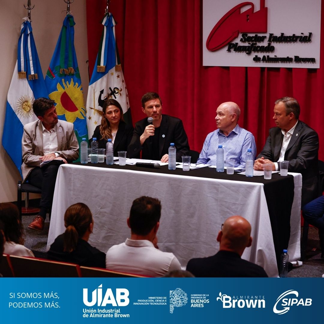 uiab_brown's tweet photo. Jornada de trabajo junto a @CostaAugusto9 y @CascallaresPJ https://t.co/s4i3Bg2gQb