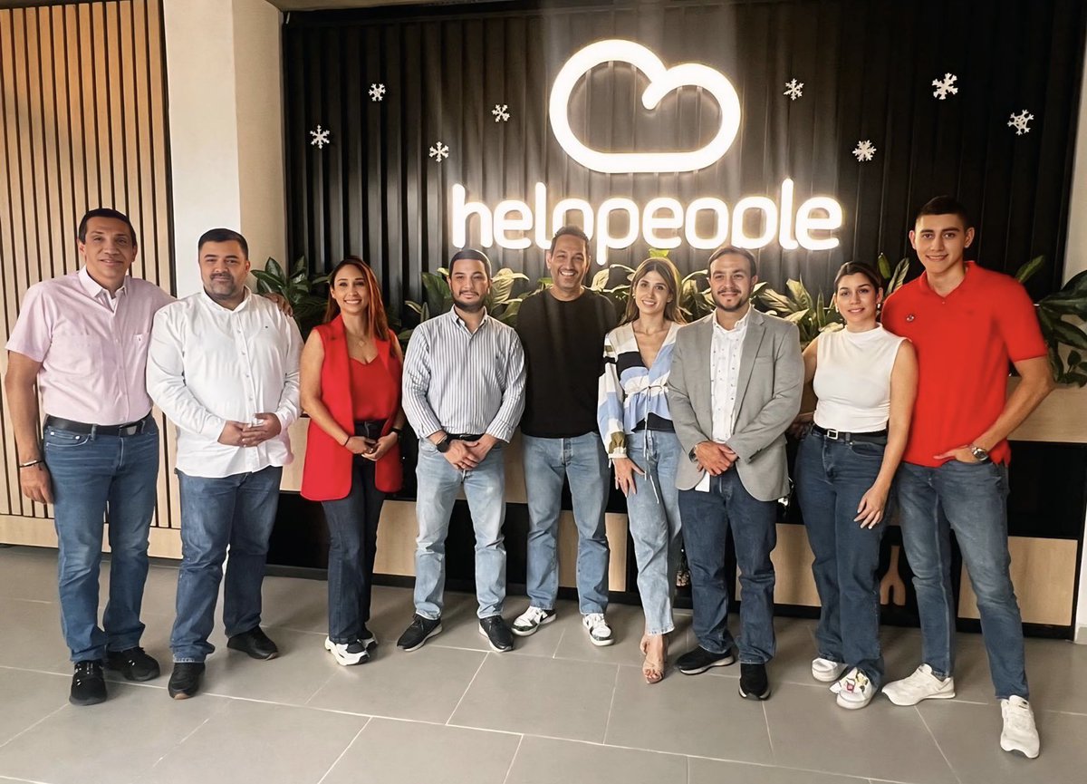 helppeoplecloud's tweet photo. Tuvimos en nuestras instalaciones a representantes de la @AlcaldiaDeCali encabezados por @DiegoHau Secretario de Gobierno y Melissa Vergara  Secretaria de @DEconomicoCali sobre cómo podemos seguir impactando positivamente nuestra ciudad a través de las fortalezas del sector #TIC https://t.co/lFpAavOwTl
