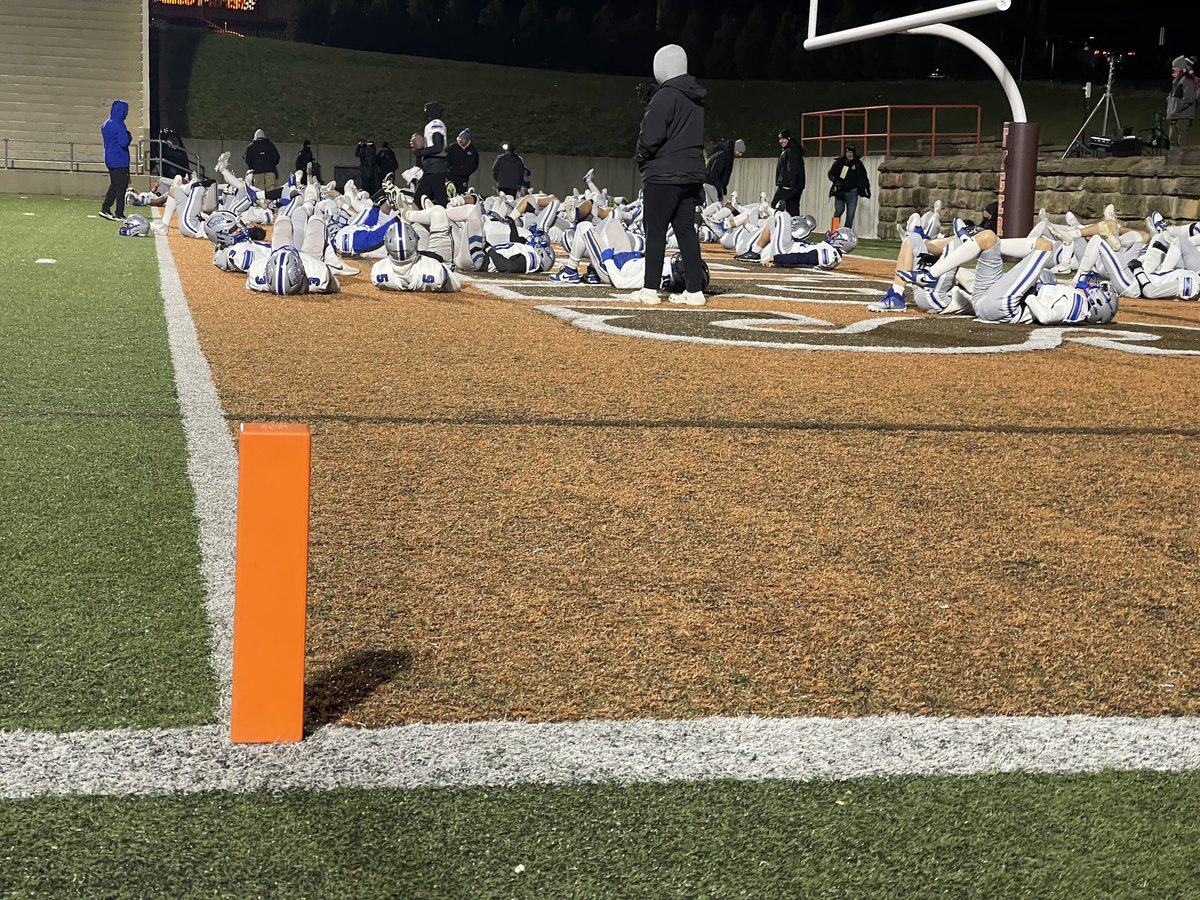 Jonathanx1867's tweet image. Made it out to Mansfield for tonight’s #OHSAA Division I state semifinal between St. Edward and Olentangy Liberty.