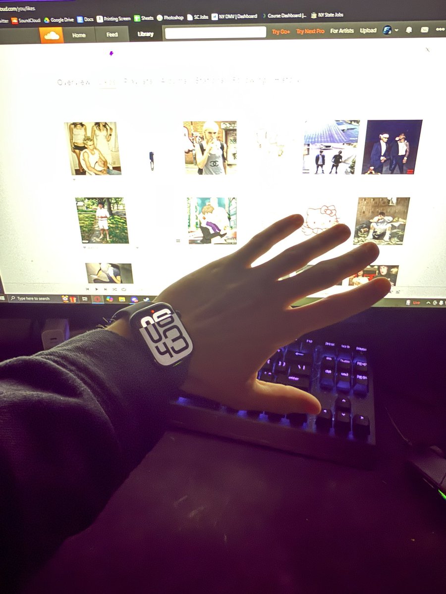 25KILLSTRK's tweet photo. Mfers at Verizon gave ya boy a free Apple Watch wit my upgrade to da 16‼️ https://t.co/mNKPvd2OTS
