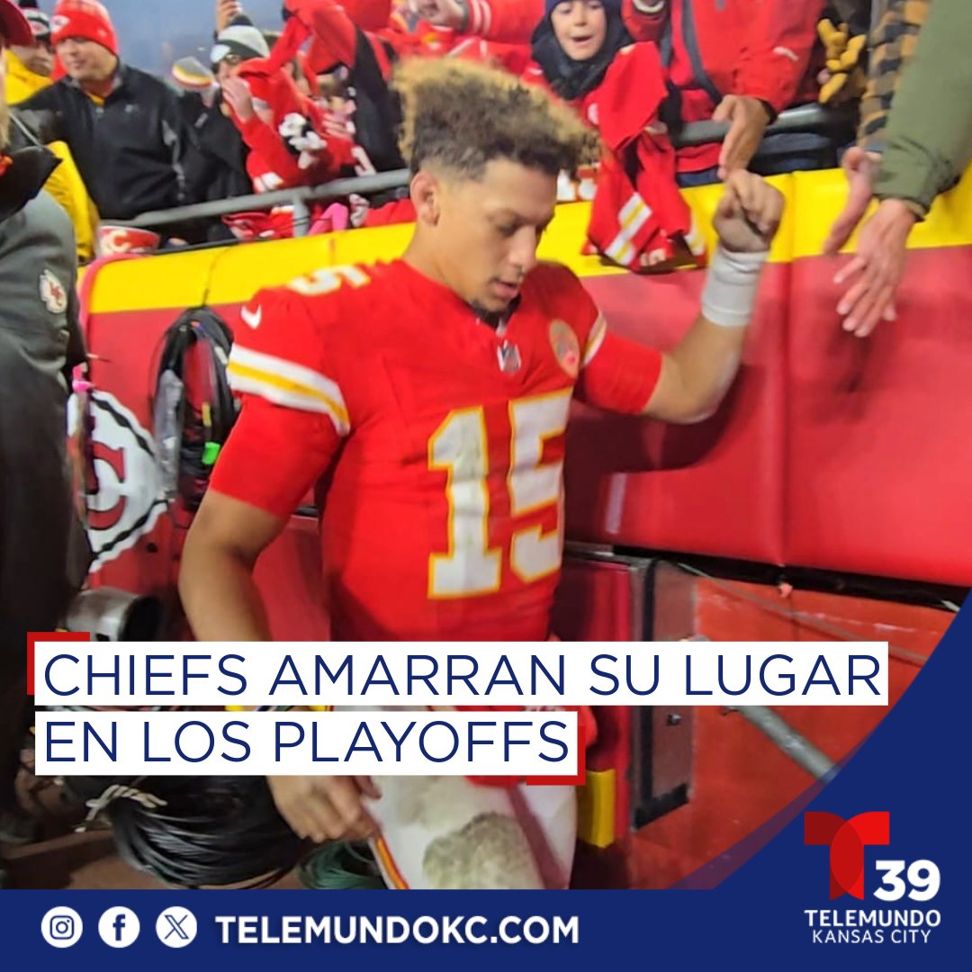 TelemundoKC's tweet photo. Los @chiefs sacaron otra dramática victoria 19-17 sobre Las Vegas Raiders, y son el primer equipo de la NFL en amarrar su lugar en los playoffs.
#ChiefsKingdom #KansasCity #RaidersVsChiefs #NFLFriday 🏈 https://t.co/qForUBJvdY