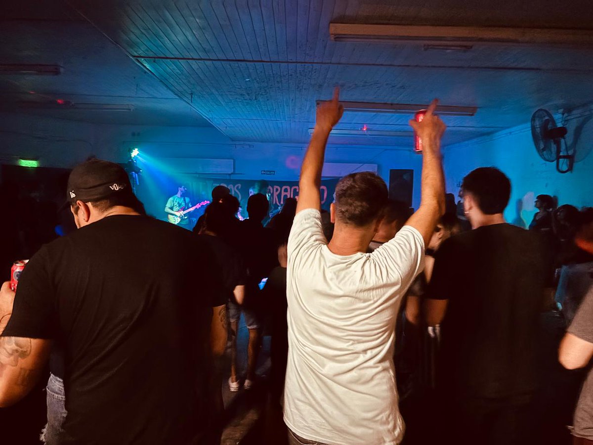 CallejerosBrag's tweet photo. TODO PASA! Los Piojosos, Una Tarde En Plutón y Thiago en Bragado - Viernes 15 de Noviembre! #FiestaPiojosa https://t.co/9ad4j9syz3