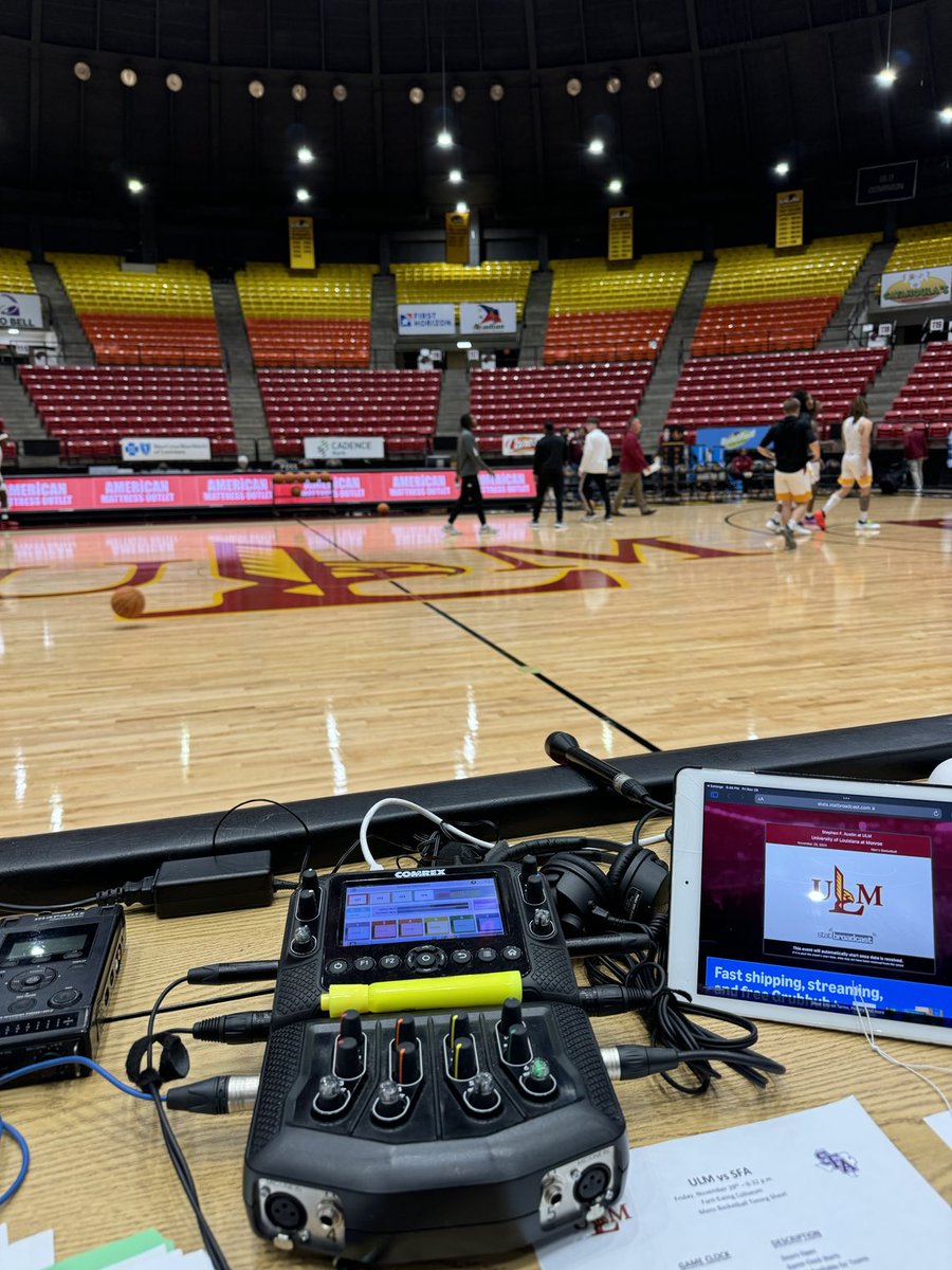 RobMeyers3's tweet photo. ‘Jacks at UL Monroe tonight at 6:30, pregame starts at 6:15 on the SFA Sports Network and https://t.co/q2IdS8KYDq. #AxeEm https://t.co/f0wZGMmoeA