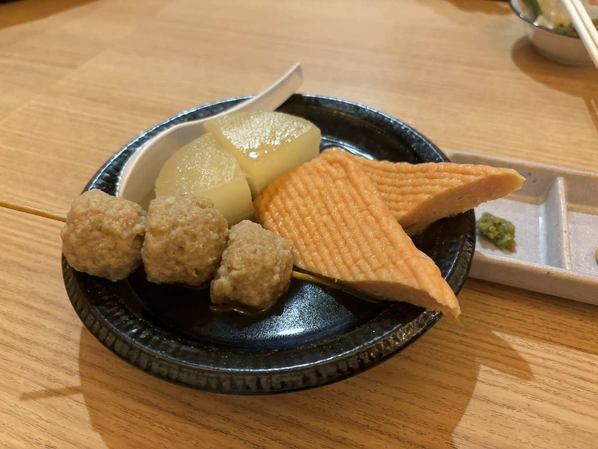 romiirmiiabe's tweet photo. ピンクっぽいの、えび天だって！！！！
香川県の！！！！
おいしかったです！！！！
もちろん、うどんも！！
#香川県のえび天 #うどん屋さん https://t.co/JNLNOIe4ds