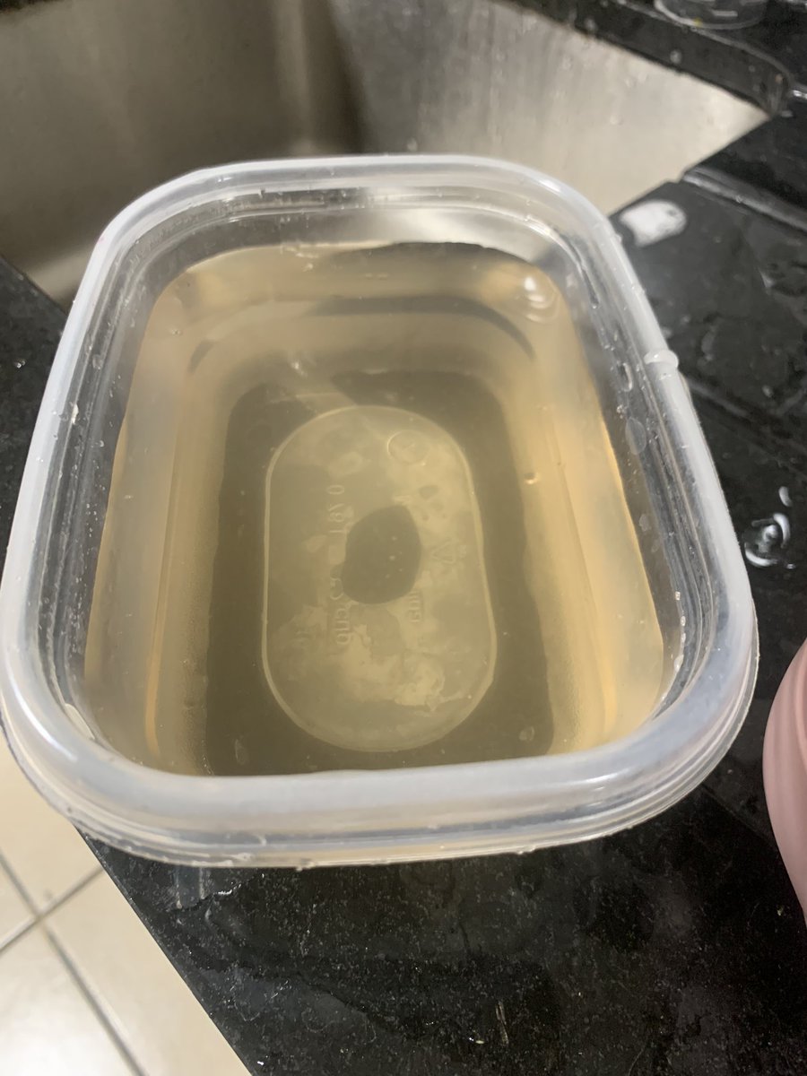 worldontour's tweet photo. @aguas_andinas otra vez en la florida está saliendo el agua sucia, la última vez que les escribí nadie me respondió por toda el agua perdida y la cuenta se paga todos los meses por un servicio que sea bueno no por esto.  @MuniLaFlorida @SERNAC  #AguaSucia https://t.co/1ScegYCVLU