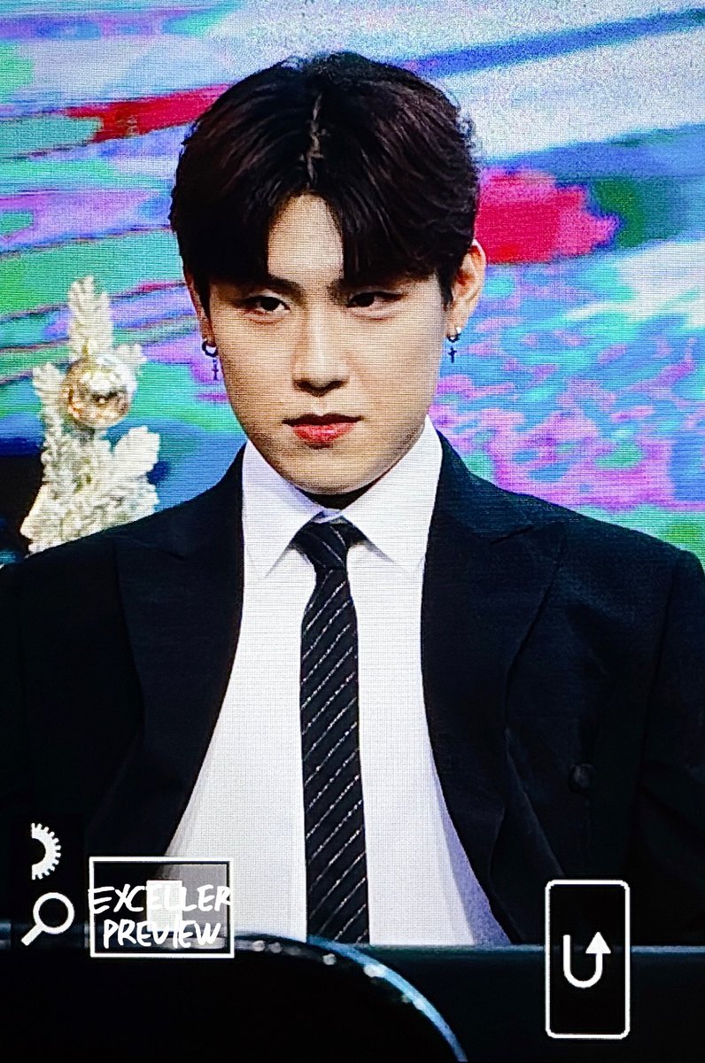 EXCELLER_PWJ's tweet photo. 241130 메이크스타
미남 + 슈트 = 그저 압도적 감사🙏

#박우진 #PARKWOOJIN #AB6IX #에이비식스 https://t.co/JLtpy1Fbzq