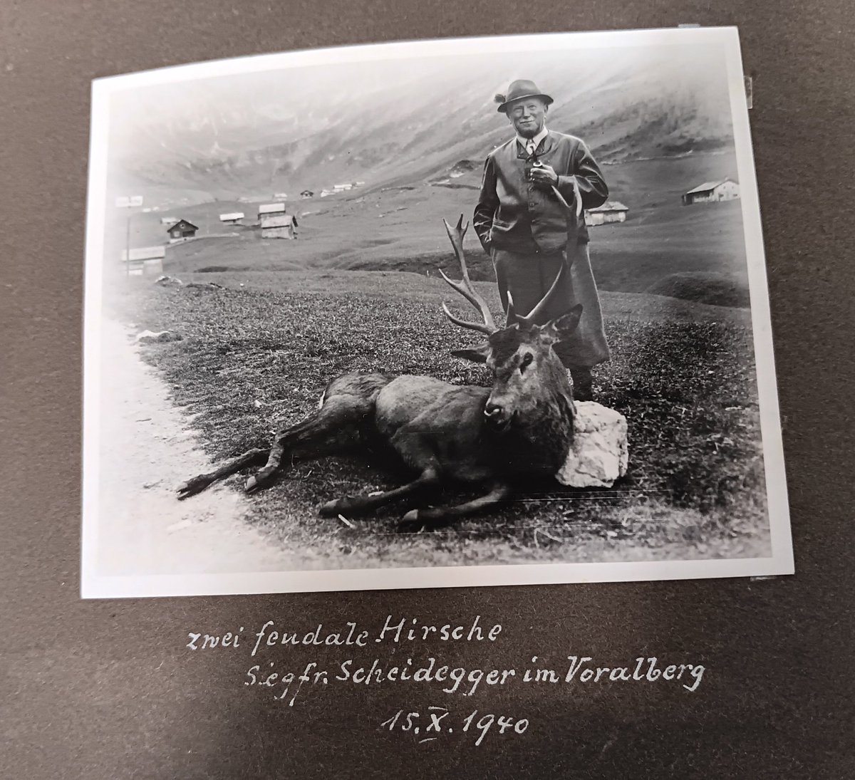 th_schmid's tweet photo. stell dir vor, es ist krieg, aber du hast als #schweiz|er gelegenheit, im deutschen #Vorarlberg auf hirschjagd zu gehen.
#WWII #histCH https://t.co/HF3xOceIEx