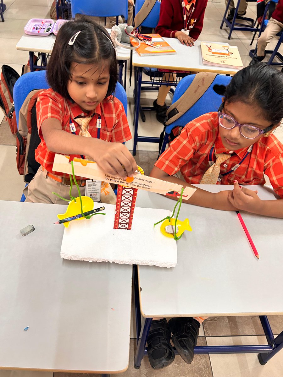 SAI_Edu_In's tweet image. On November 26, 2024, Class I SAIoneers delved into the concept of weight measurement through a fun and engaging activity. Using crafted beam balances, they compared objects, observed scale movements, and solved related problems. 
#CambridgeLearning #CraftInMaths #FunActivity