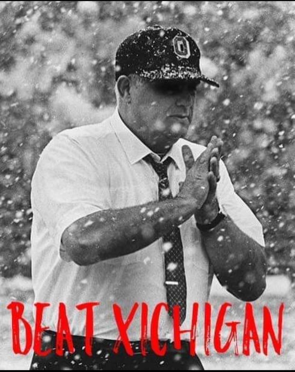 HeyKevTheRef's tweet photo. 12 hours til Gametime !!! https://t.co/w639ZxAPAx