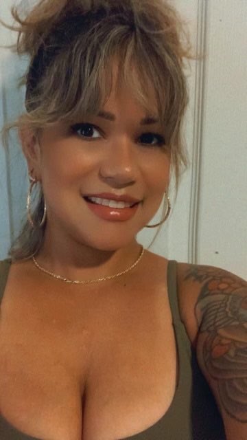 RWallaceFOX26's tweet image. The mother of this 34-year-old woman beaten to death allegedly by her husband says she knew that day would arrive #onlyonfox #fox26 #domesticviolence