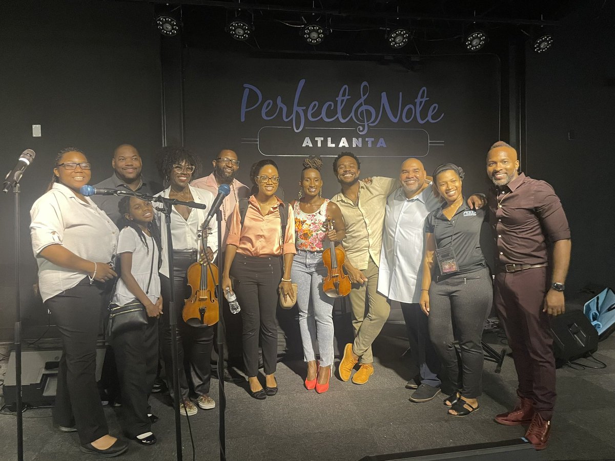 Happy ThanksGiving!🤎 Family comes in so many forms through those who may be blood and may not be. I am thankfull for ALL of the amazing people in my life and those that have been blessings to me along the way! Cheers to creating greater and greater memories!🥂 #HappyThankgiving