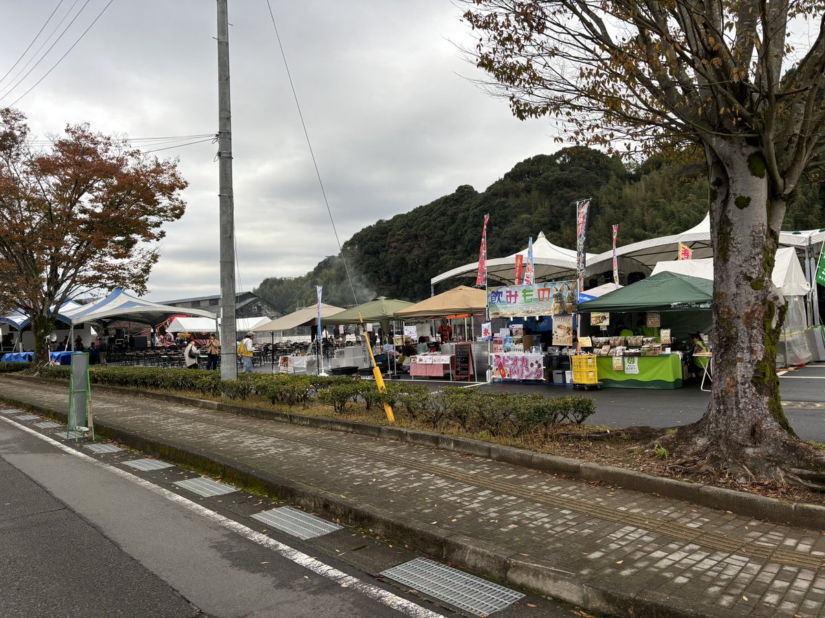 コンテナホテルオープンしました
鉄道フェスもやってますよー