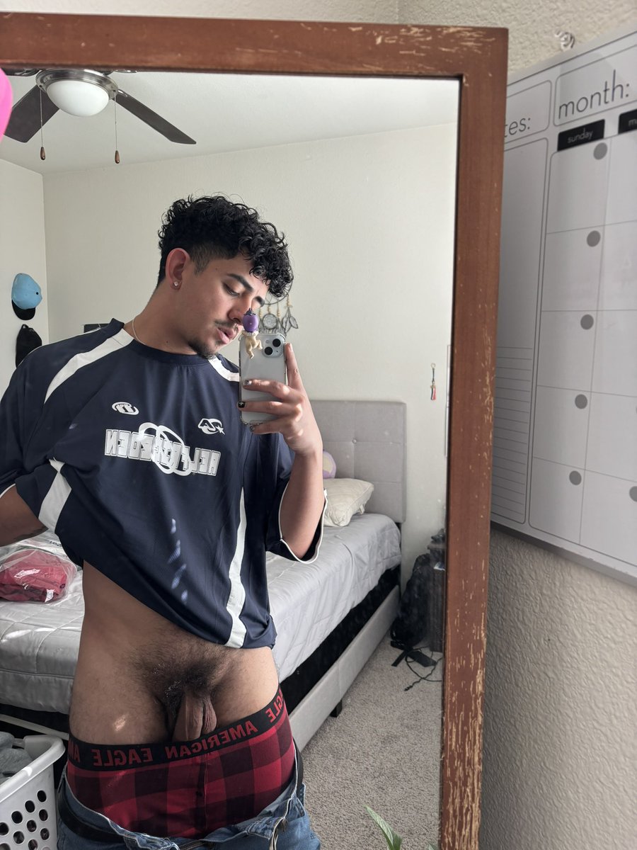 Danielblooming's tweet photo. No shave November 🍆🪒 https://t.co/1QcDS2yCsb