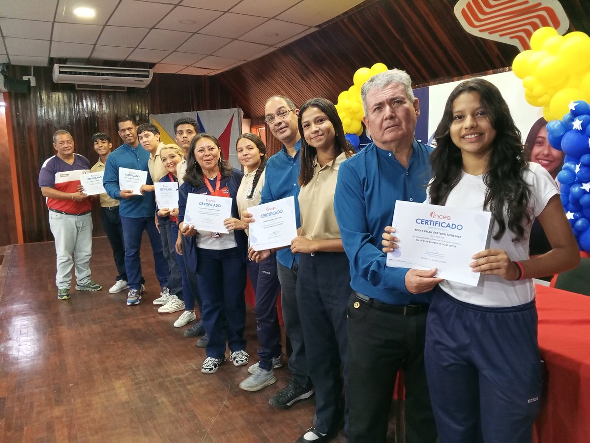 IBarinas21's tweet photo. Más de 300 estudiantes recibieron su certificado Inces en acto de entrega realizado en marco del Plan de formación para el mundo del trabajo bachilleres 2023 - 2024, organizado por Inces Barinas conjuntamente con el CDCE Barinas.

#AprendeLaTécnica
#LaTécnicaQueInspira https://t.co/oaBfoYte61