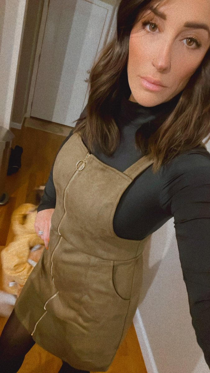 chichisans12's tweet photo. Thanksgiving ready. Thankful for my best @MAB_hatter for recommending i buy this dress it was 10/10! https://t.co/AWV0x8NTVS