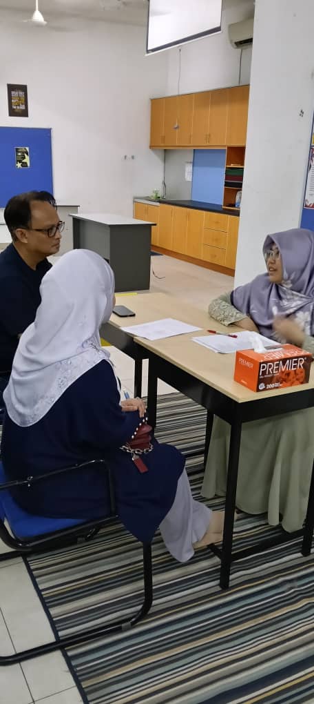 SriAyeshaNews's tweet image. This morning's Secondary Placement Test marks the beginning of a new chapter for our students. As they embark on this journey, we're excited to witness their growth in responsibility, spirituality, emotional intelligence, and leadership. #StudentDevelopment #FutureLeaders
