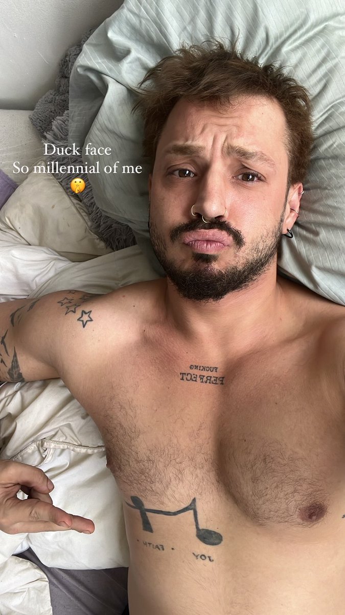 PJew's tweet image. Hey is #duckface still relevant?

או שאני סתם מתאמץ יותר מדי… חחח

#פידגייז #פידלילה