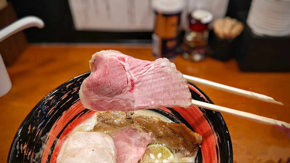 mrchilodren's tweet photo. 東京 高円寺
『Noodle kitchen 六九麺』

🍜 濃厚鶏白湯叉焼麺 塩 1,200円

グルメ
塩
ラーメン
らーめん
そば
麺
69麺
濃厚鶏白湯
鶏白湯
チャーシュー
煮豚
#noodlekitchen https://t.co/JiJIdI0hGr