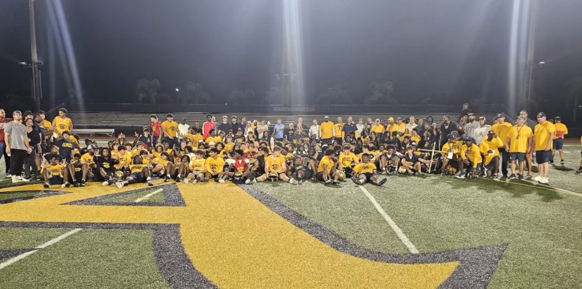 David “Tank” Pein #99 (@davidpein_jr) on Twitter photo one a Raider always a Raider #STA4LIFE 💙💛
#Thanksgiving2024 #practice <a href="/STA_Football/">Aquinas Football</a> <a href="/CoachHarriott/">Roger Harriott</a> one a Raider always a Raider #STA4LIFE 💙💛
#Thanksgiving2024 #practice <a href="/STA_Football/">Aquinas Football</a> <a href="/CoachHarriott/">Roger Harriott</a>