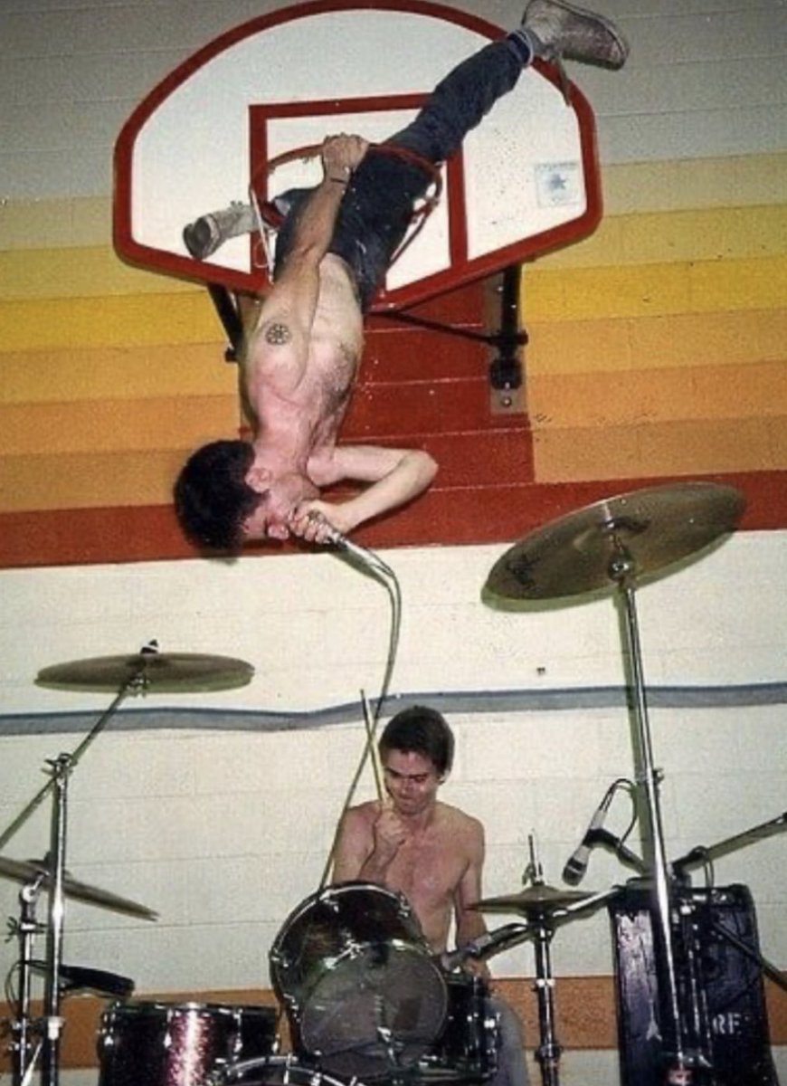 lyraskyofficial's tweet photo. 和訳【Waiting Room/Fugazi】どん底から帰還 Returned from Depths→👠https://t.co/69I6G9HNzQ

今日はヒッチャカメッチャカになれる曲にしたぜ!'coz I can't get up! 2019/11/6
Lyra Blogへ 

#fugazi #waitingroom #marginwalker #ianmackey #guypicciotto #joelally #brendancanty #フガジ #punk https://t.co/uEWC1pN73G