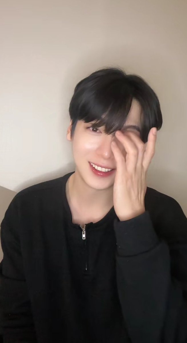 nfarahhhhh_'s tweet photo. λΉμ£ΌμΌ π₯°π€
#Hyunuk #HanHyunuk #SKYE #IN2U #νμ± #ννμ± #μ€μΉ΄μ΄ #μΈν¬μ https://t.co/nFCSFKoJob