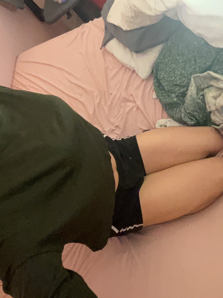 LucySteel789's tweet photo. Mdr vu d’en haut xd
Bon qui veut parler en dm svpp pitie 🙇‍♀️🙇‍♀️🙇‍♀️
#femboy #femboyfriend #transgenre #trans #transfem #discussion #twink #LGBTQIATuVeuxmaBiteDisLe https://t.co/fHyuZolJ6t