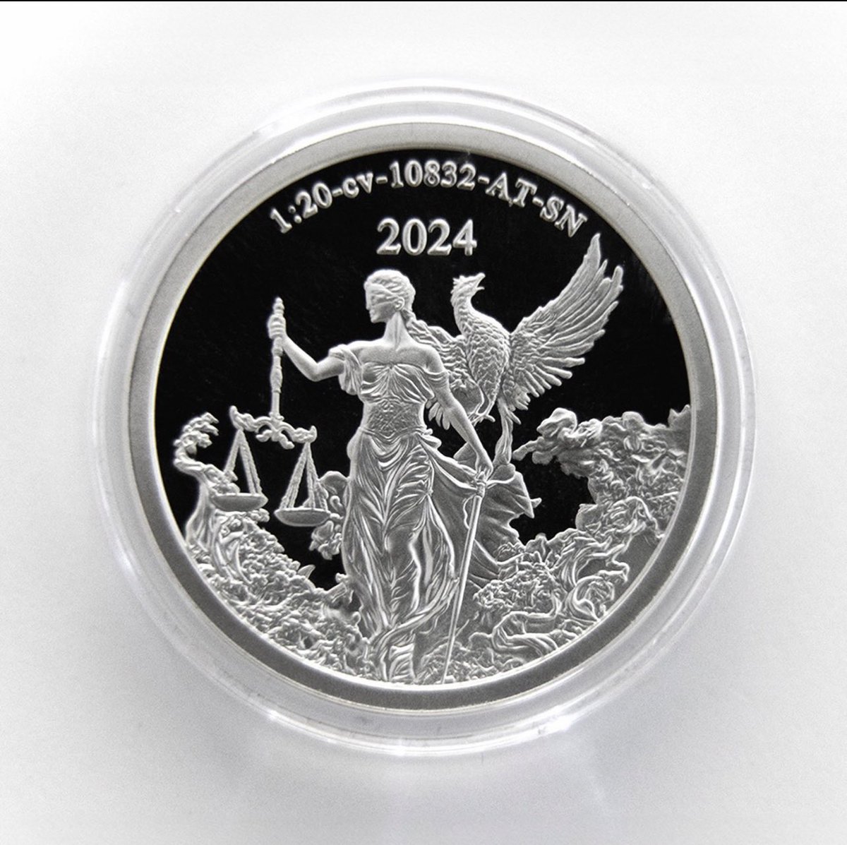 LarocheMatt's tweet photo. @crypto_queen_x Buying 10 x these beauties from @OCLostArt and supporting an amazing #XRPCommunity member in his journey to build Web3 business ! #artology #silver https://t.co/2mosLQSpdr