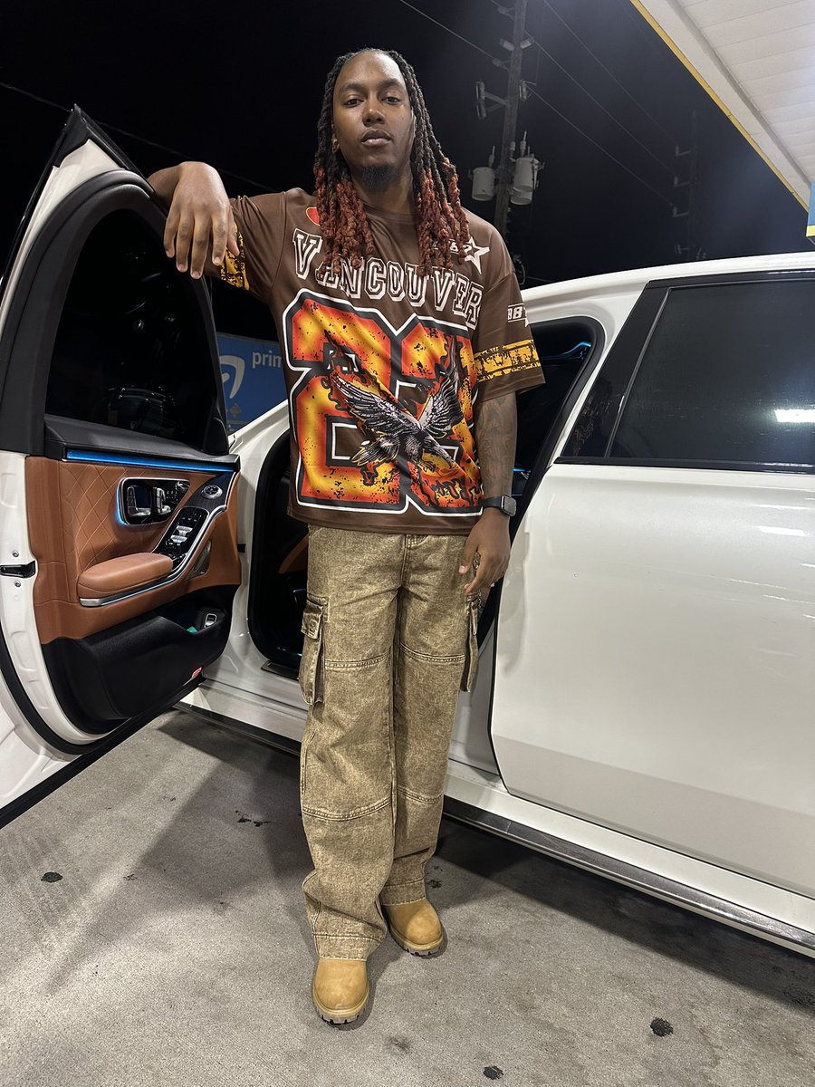 StackSumDee's tweet image. Aint it crazy how they tryna play me like I aint the one