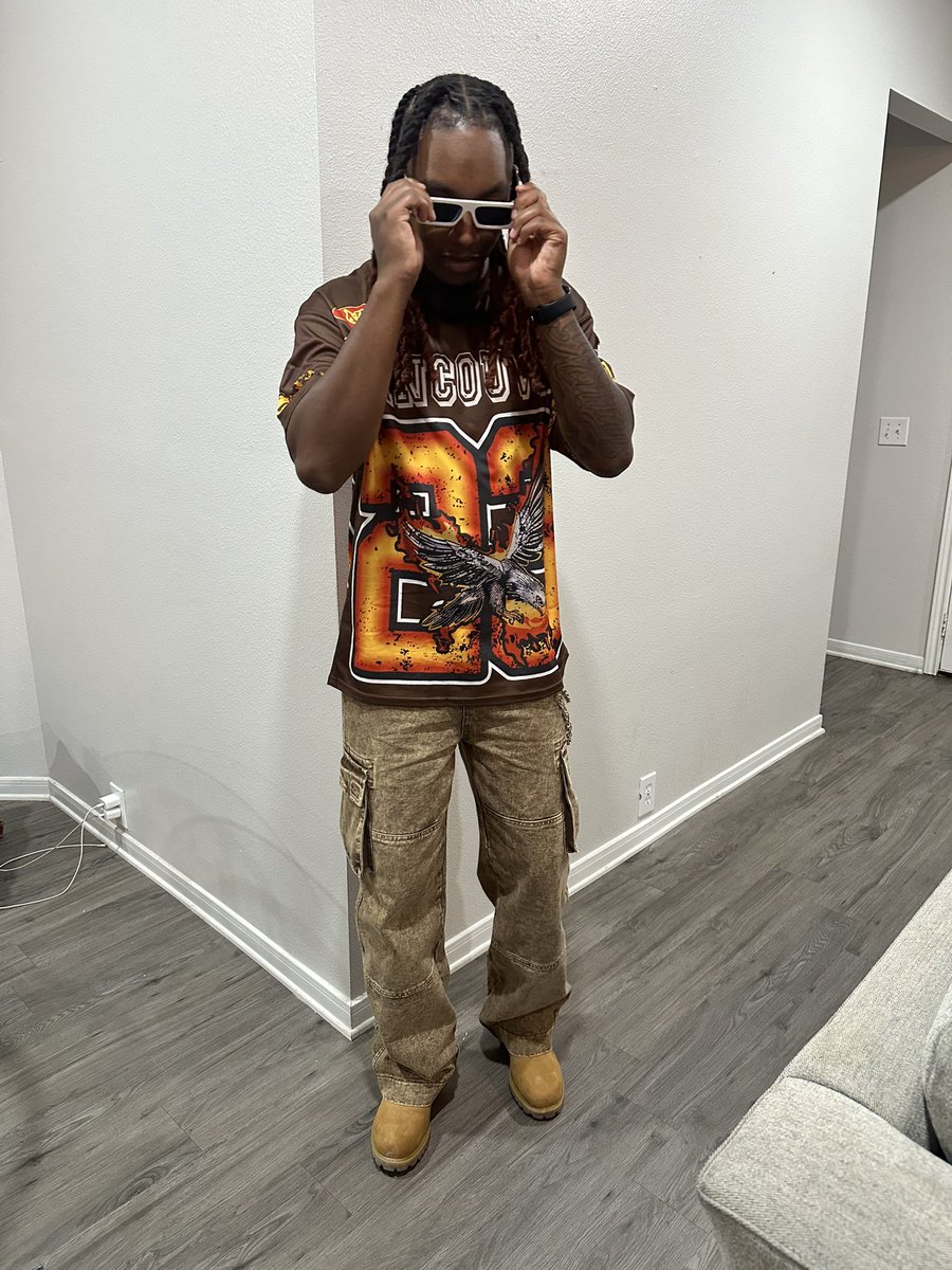 StackSumDee's tweet image. Aint it crazy how they tryna play me like I aint the one