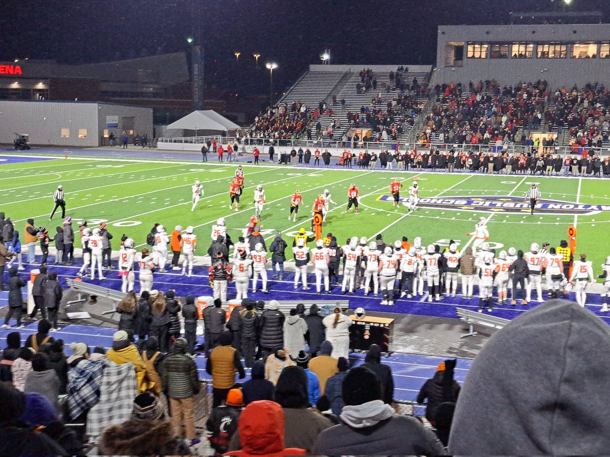 Fouss's tweet image. What a game! @_AHS_Football is heading to the state finals! @AndersonRaptors win 28-24