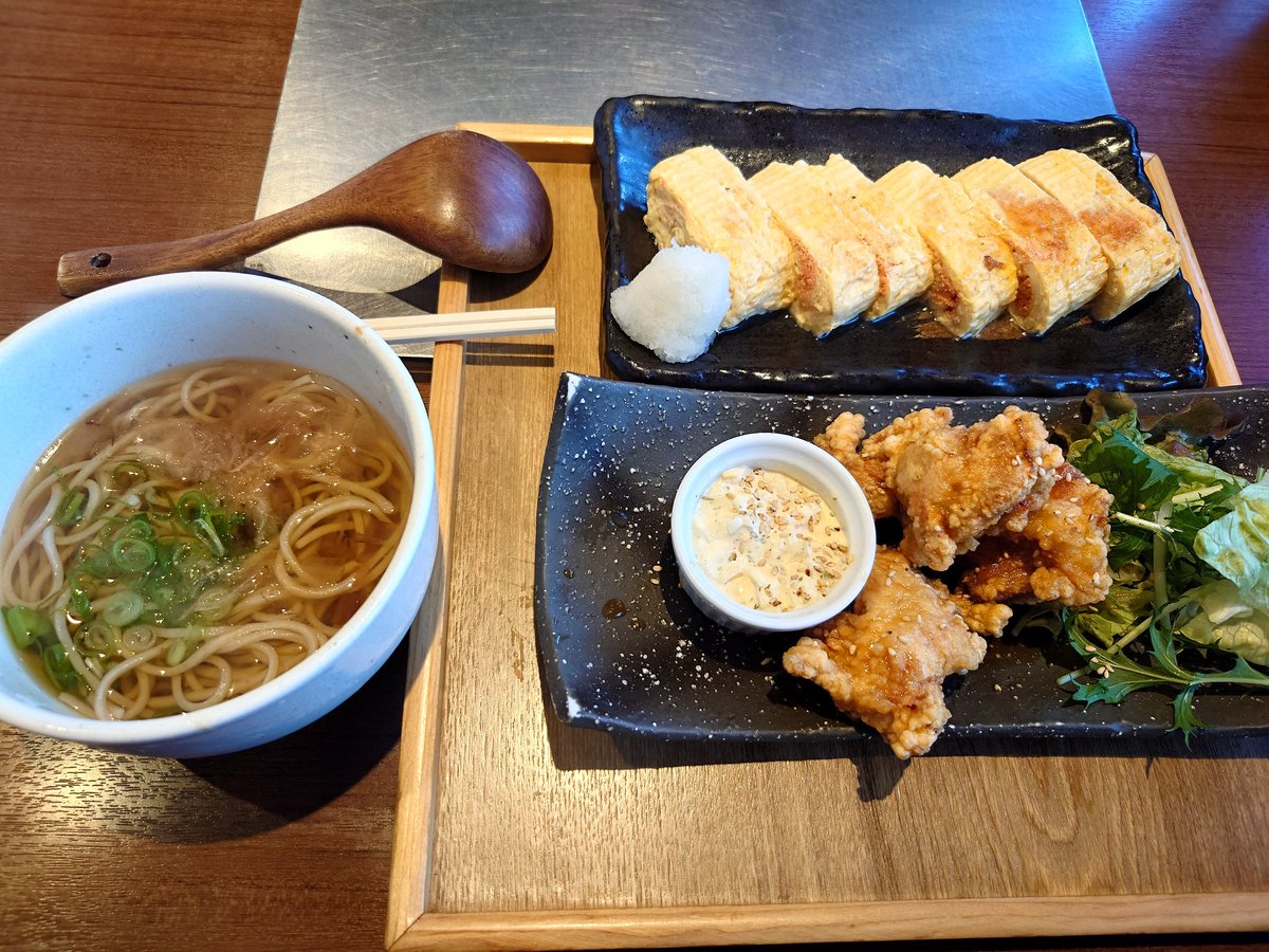 Altrouge176's tweet photo. お休みだからお昼ご飯食べに来た！
暖かいお蕎麦美味しい(*´～｀*)ŧ‹"ŧ‹"ŧ‹" https://t.co/7XltONkJOt