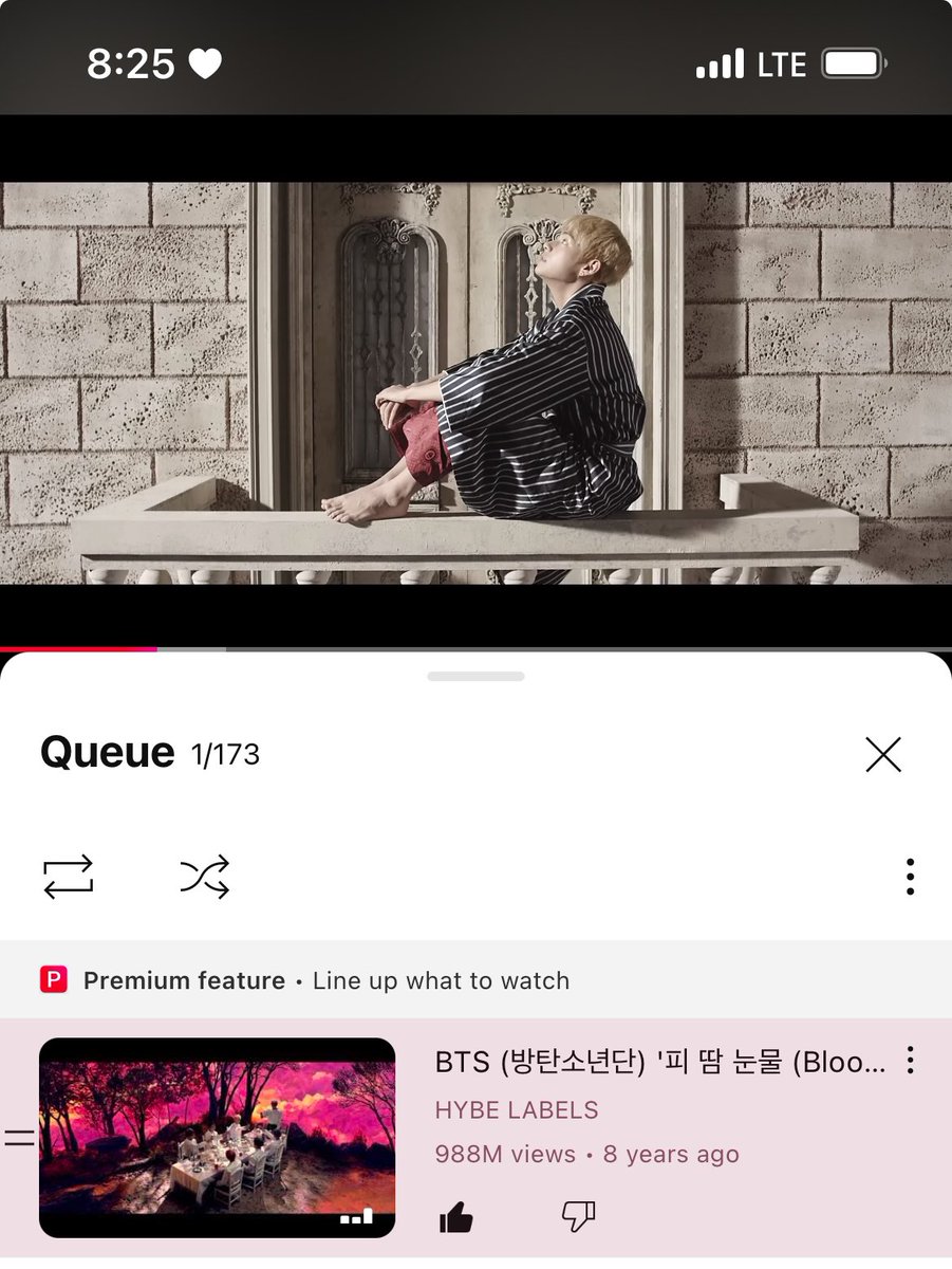 youtubebtsmex's tweet photo. 📊 Blood Sweat &amp; Tears se encuentra cada vez más cerca de alcanzar el 1 BILLÓN de reproducciones en YouTube. 

🔹Visitas actuales: [988,538,235]
🔹 Meta: 1B https://t.co/GShxLLw0Wj