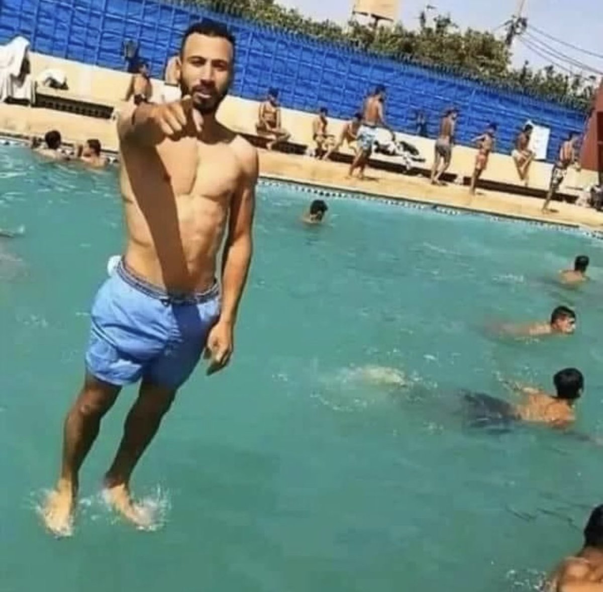 insane poses (@insaneposes) on Twitter photo 