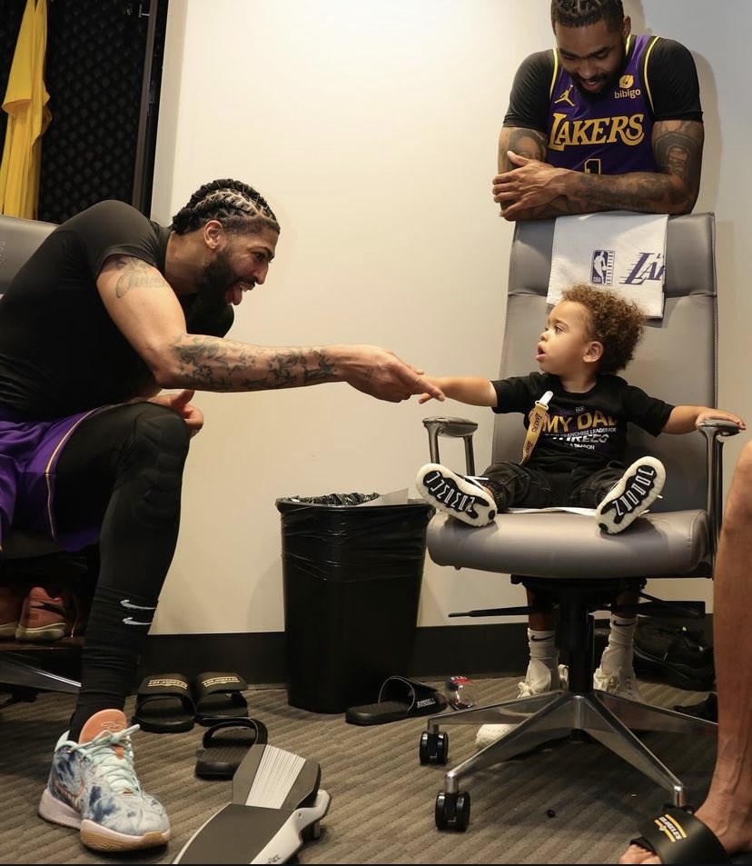 dlo_muse's tweet photo. D’Angelo Russell tonight

17 Points
9 Rebounds
3 Assists
2 Steals 

Team high plus 8
75% True shooting

Jj subbed him out when hot man absolutely piss poor coaching job https://t.co/Yu1qoRXBrV