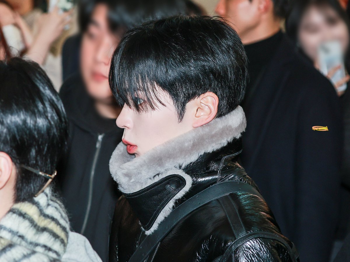 hype_been__'s tweet photo. 241129 ICN 출국
무스탕이 잘 어울리는 햄냥이 1위🥇

#제로베이스원 #ZEROBASEONE #ZB1 
#성한빈 #SUNGHANBIN #ソンハンビン https://t.co/7K6rNJbith