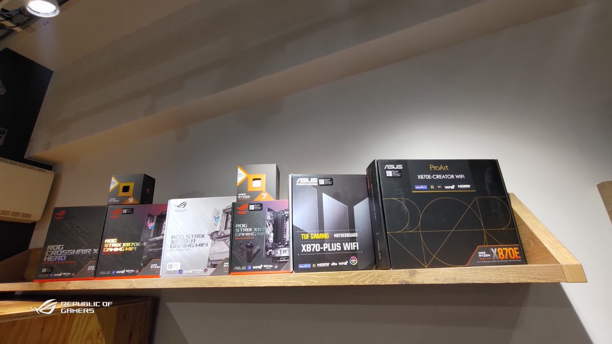 ASUSJapan's tweet photo. ✨本日開催イベントのお知らせ✨
11月30日（土）にLIFORK 秋葉原IIにてASUS×AMD イベントが開催されます！
会場限定のキャンペーンも開催！

是非お立ち寄りください!
#ASUSイベント
#ASUSxAMD https://t.co/drmuk2Pdoj