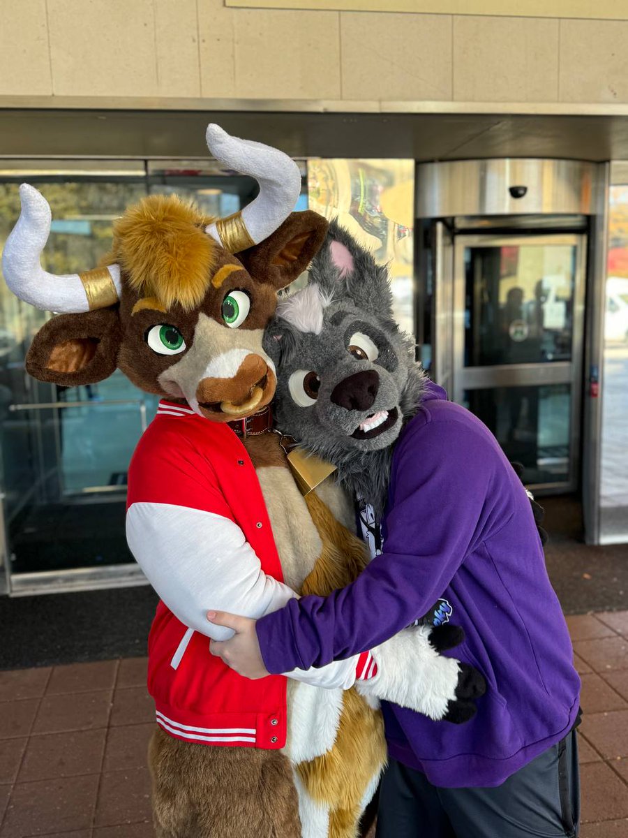 Big hug with this handsome of <a href="/Diamond__Bull/">💎Diamond 💎🔜 Furpoc</a>  😊

📸: <a href="/NitroL3x/">ℕ𝕀𝕋ℝ𝕆 🇨🇦🐾🔜Furpoc</a>