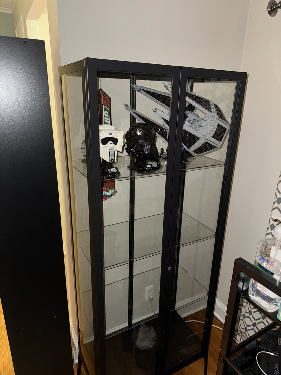 VaughnDieseI's tweet photo. My x-wing set won’t fit, but everything else I have will go great in this new display case https://t.co/notGVN943r
