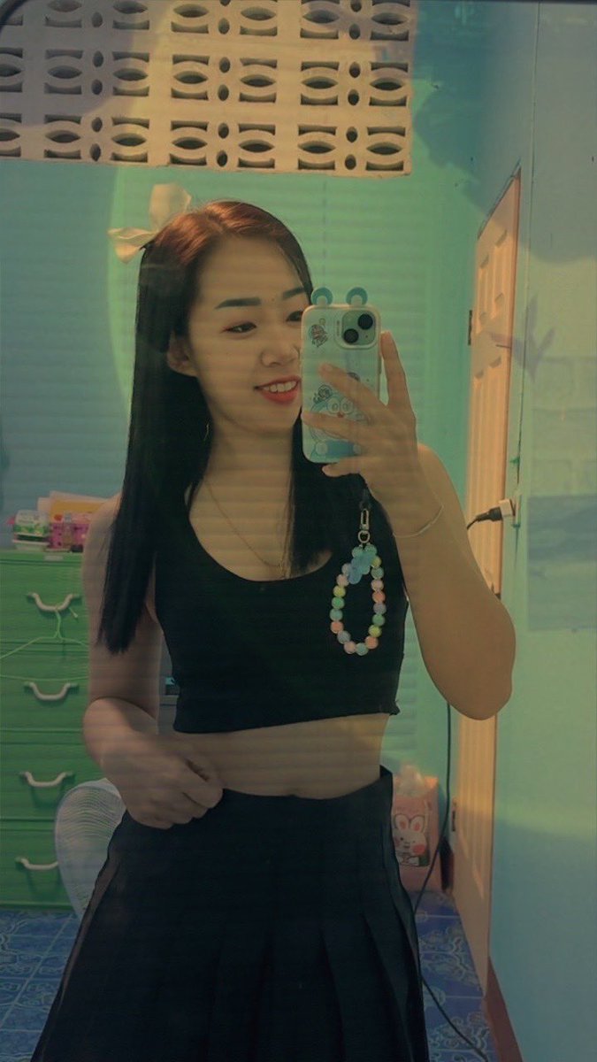 Payfon08's tweet photo. - ๓๕ -
• อย่าเอาหนึ่งใจไปแลกกับคนที่มีโลกสองใบอีกเลย • #โสดเกินปุ้ยมุ้ย 🍃😜 https://t.co/7iWCvsqlXg