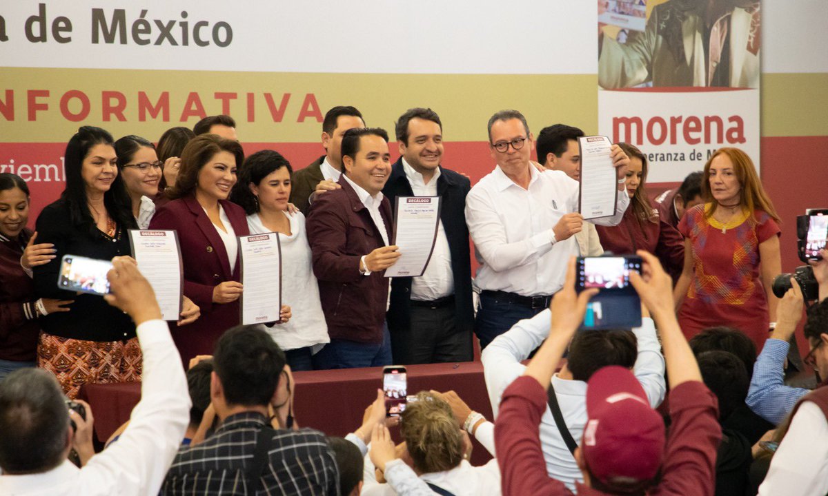 juntosheriberto's tweet photo. Hoy, en la asamblea informativa en Hermosillo, acompañamos a nuestros dirigentes nacionales, @LuisaAlcalde , @CaroRangelG y Andrés Manuel López Beltrán, para reafirmar nuestro compromiso con la unidad y con los principios de honestidad, justicia y austeridad que han dado forma al legado de la Cuarta Transformación. Morena es más que un partido; es el motor de la transformación que pone al pueblo en el centro de todas las decisiones.