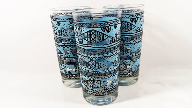 RetroRecollec's tweet photo. https://t.co/HIUijTgrJ2
Primitive hieroglyphic style textured bands of black Ancient Aztec-style fish swimming in sea blue "water" along the ocean floor #MidCenturyBarware #AztecFishDesign #wiseshopper https://t.co/30WLtnHSce