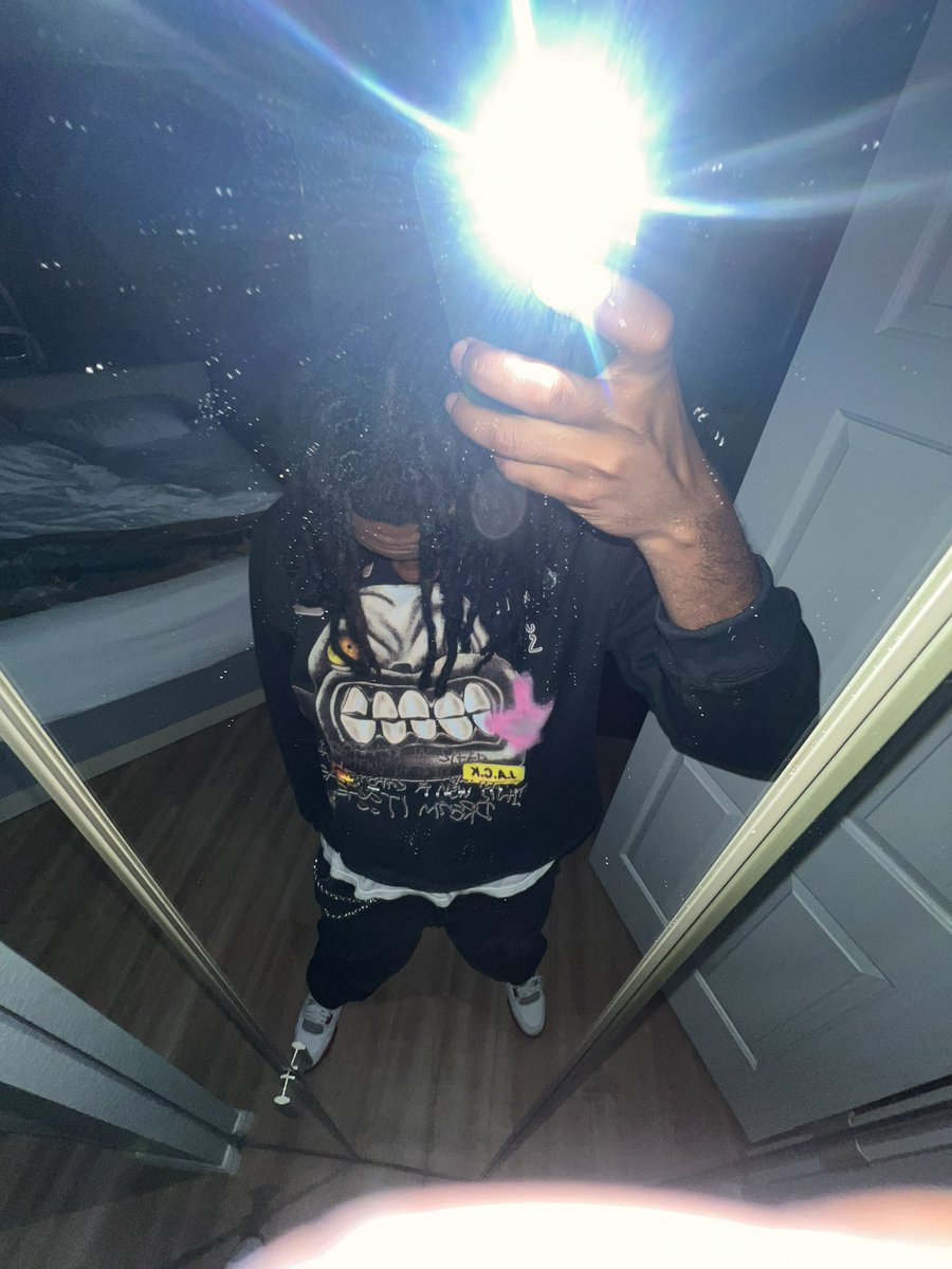issac888's tweet photo. I can’t do no Instagram no more 🕷️ https://t.co/5NNE13hec9