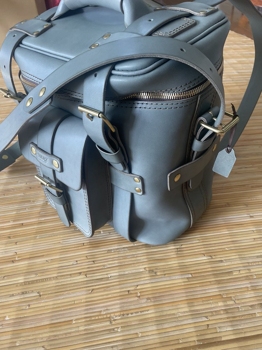 herzの大型ギャジット買ってしまった。 アイビーグレイの限定革 